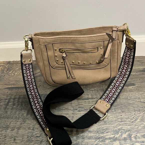Crossbody - Picture 4 of 5